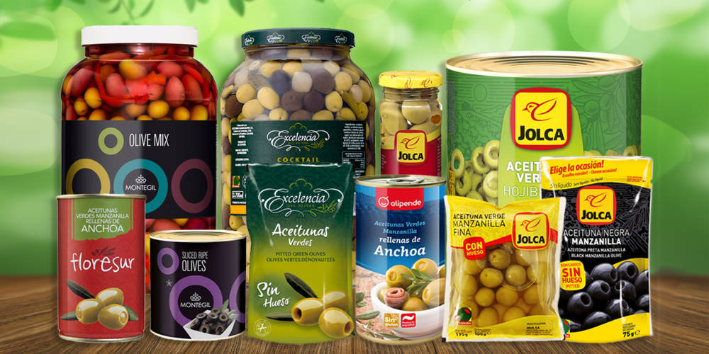 Colección de distintos envases de distintas marcas de aceitunas