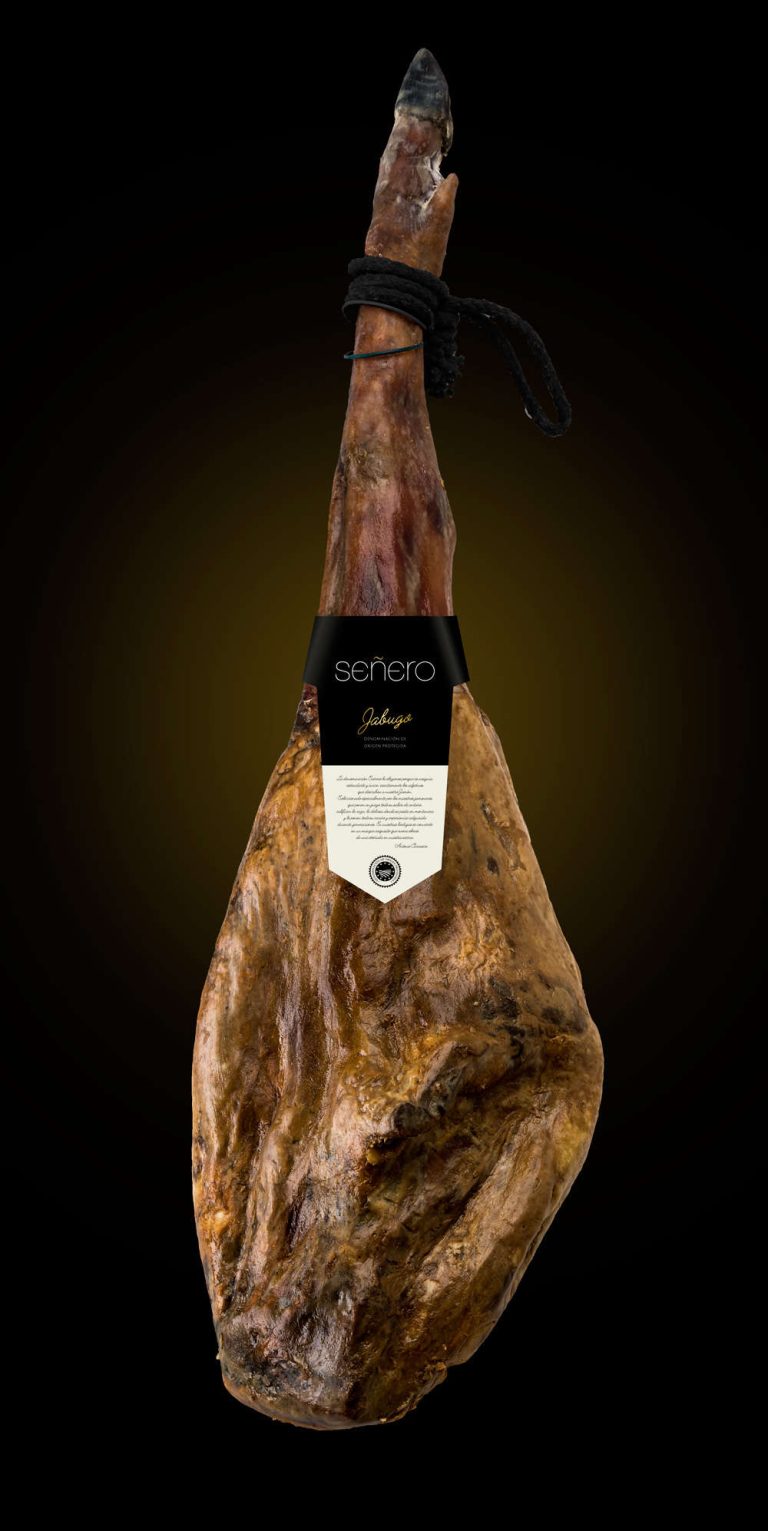 Pata de jamón Señero Cuyar en envase de presentación premium